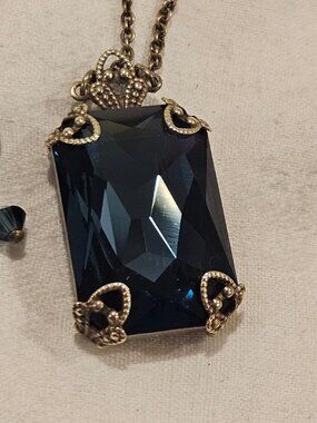 Authentic 17g Sorrelli Navy Blue Crystal Octagon Pendant Necklace